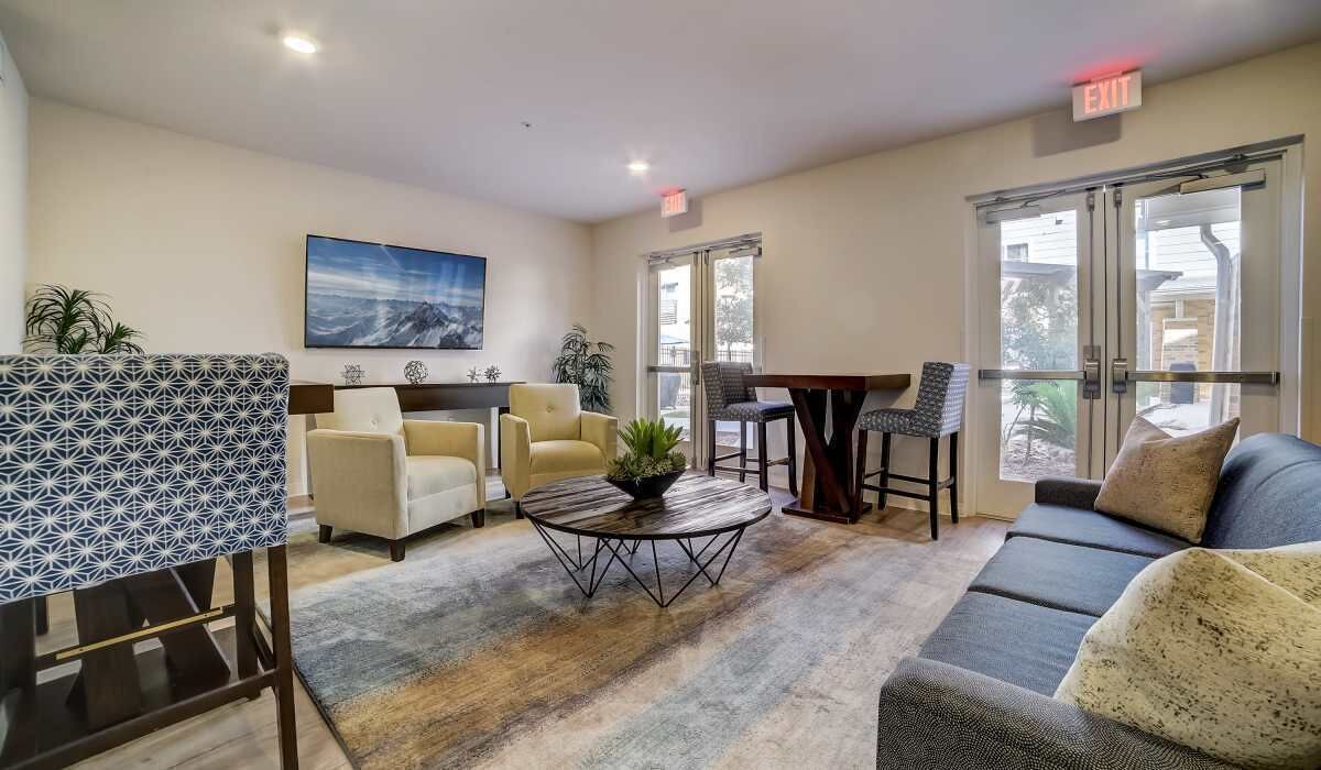 Photo of Livingroom in Far North Central
