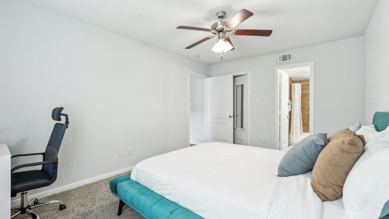 Photo of Bedroom in Clodine