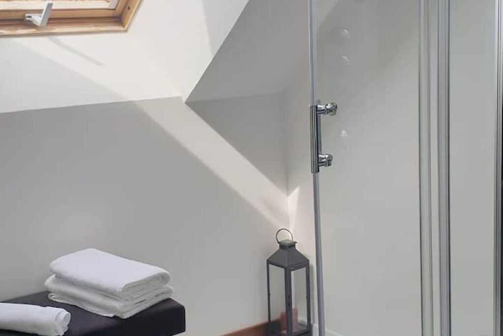 Photo of Bathroom in Belhomert-Guehouville