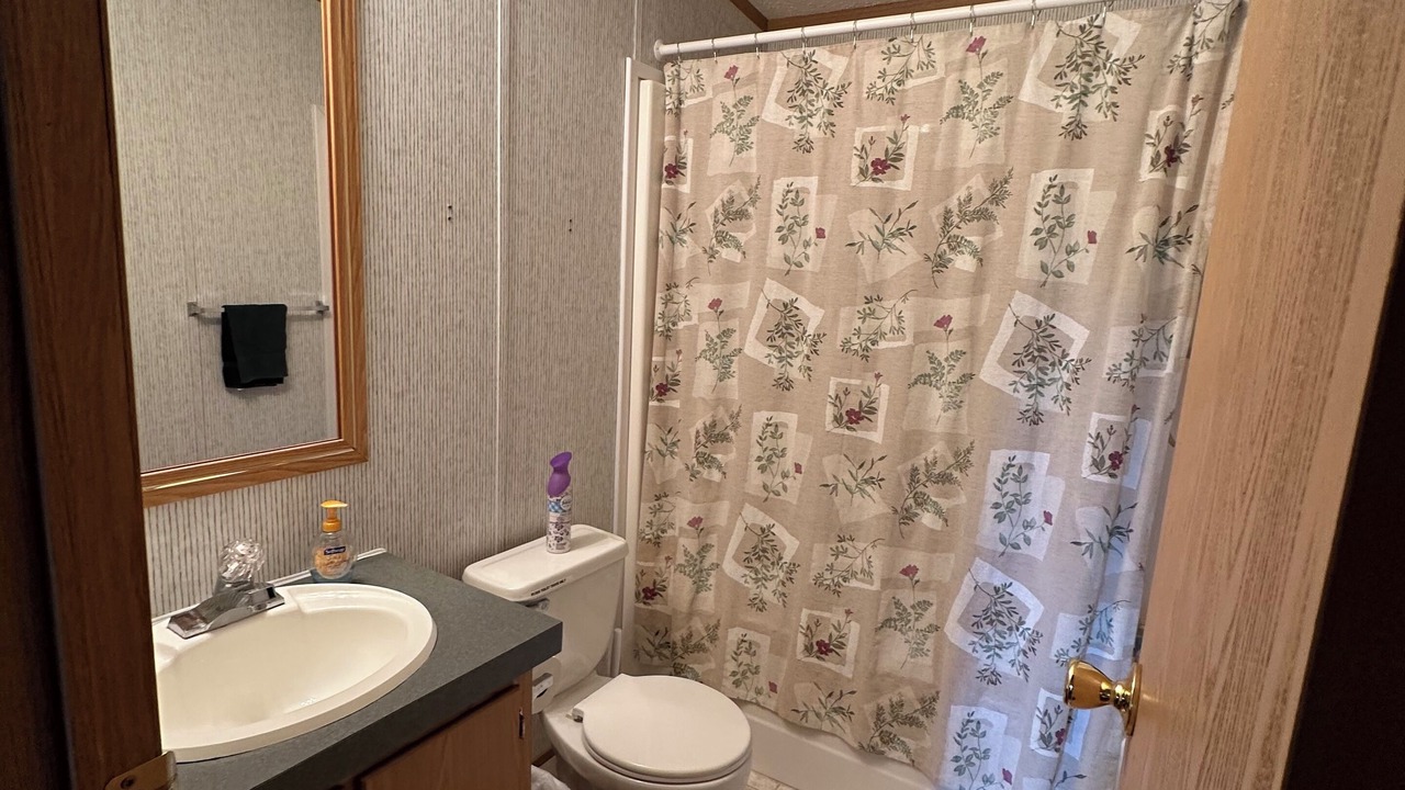 Photo of Bathroom in Valois