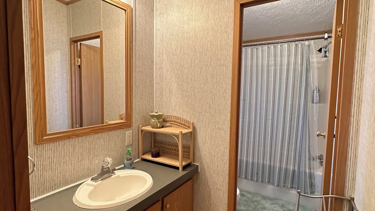 Photo of Bathroom in Valois