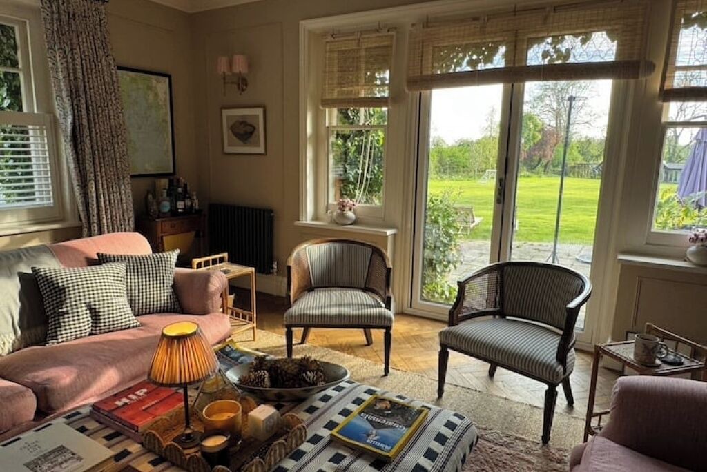 Photo of Livingroom in Nutfield