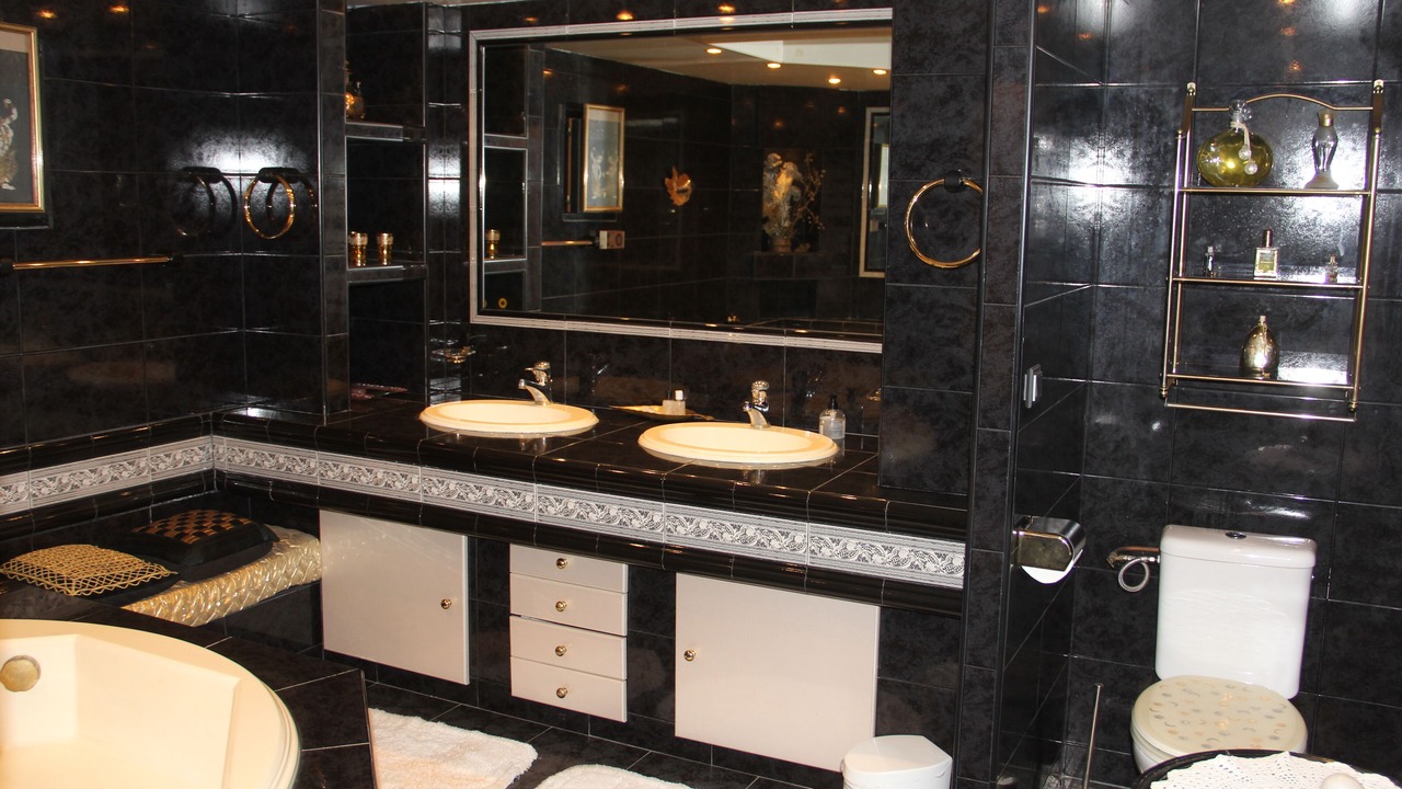 Photo of Bathroom in Saint-Laurent-d'Aigouze
