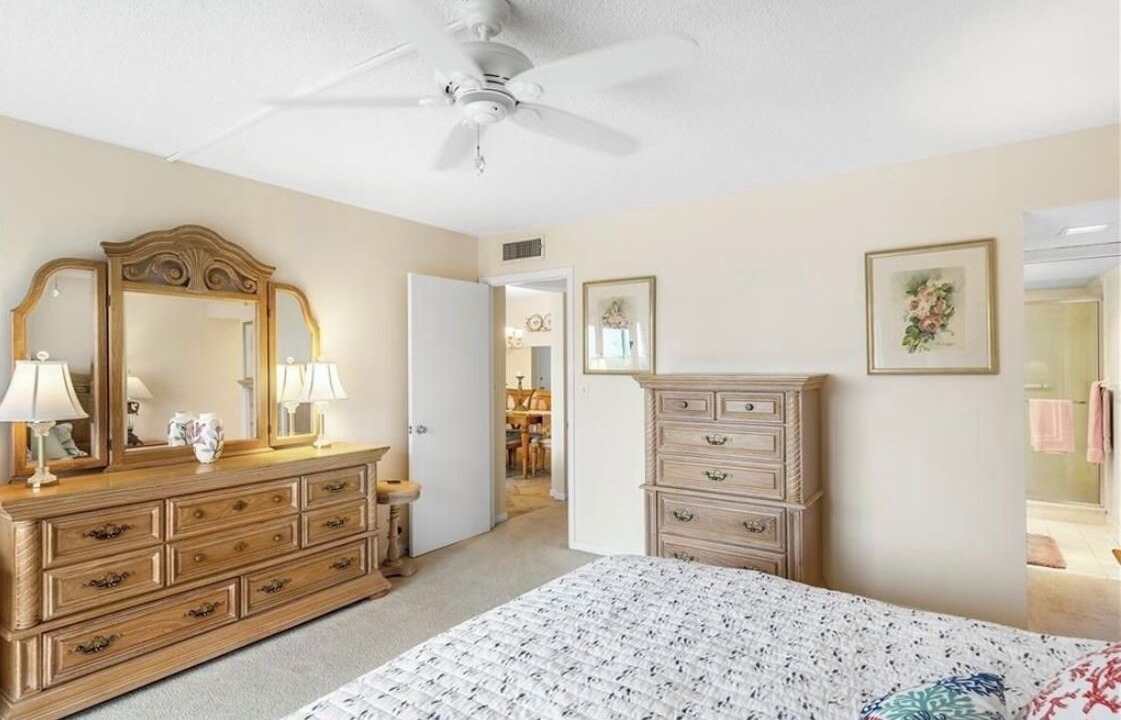 Photo of Bedroom in Vanderbilt Beach