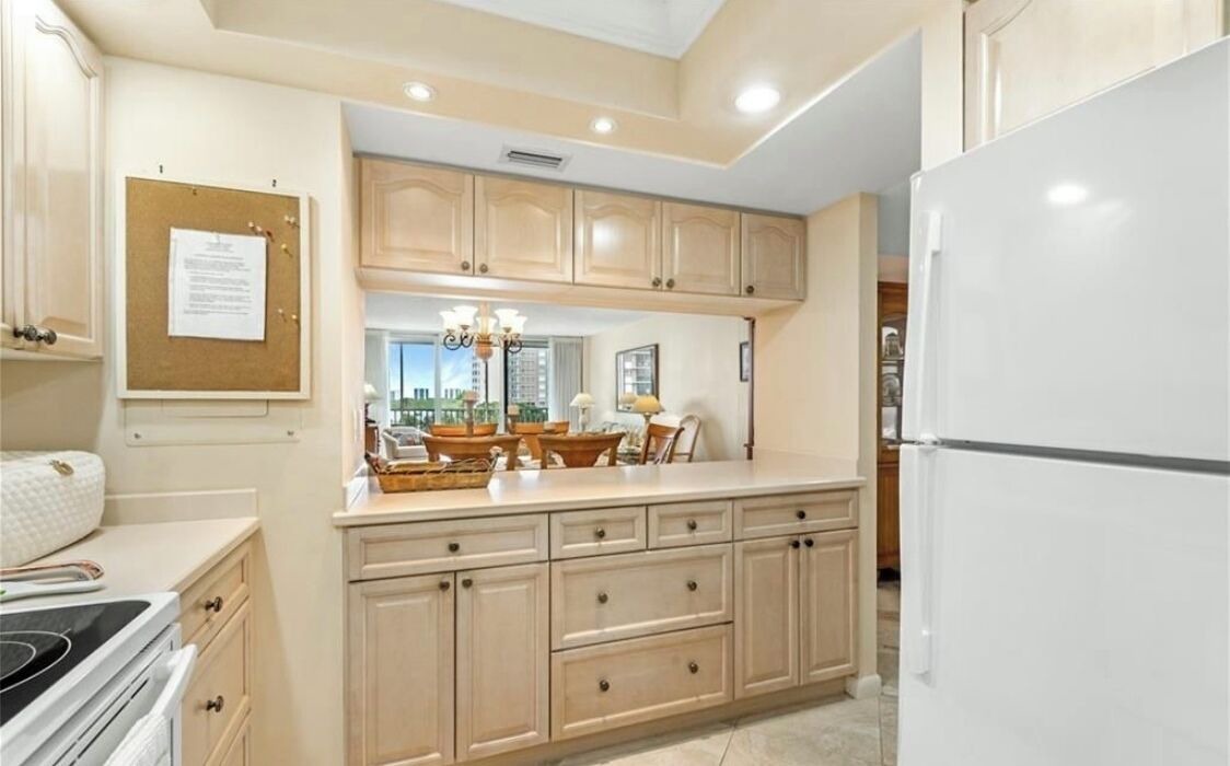 Photo of Kitchen in Vanderbilt Beach
