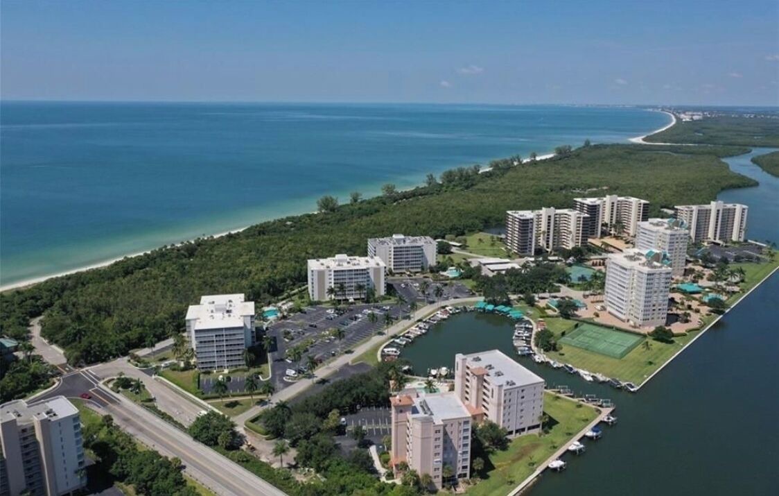 Photo of Outdoor in Vanderbilt Beach