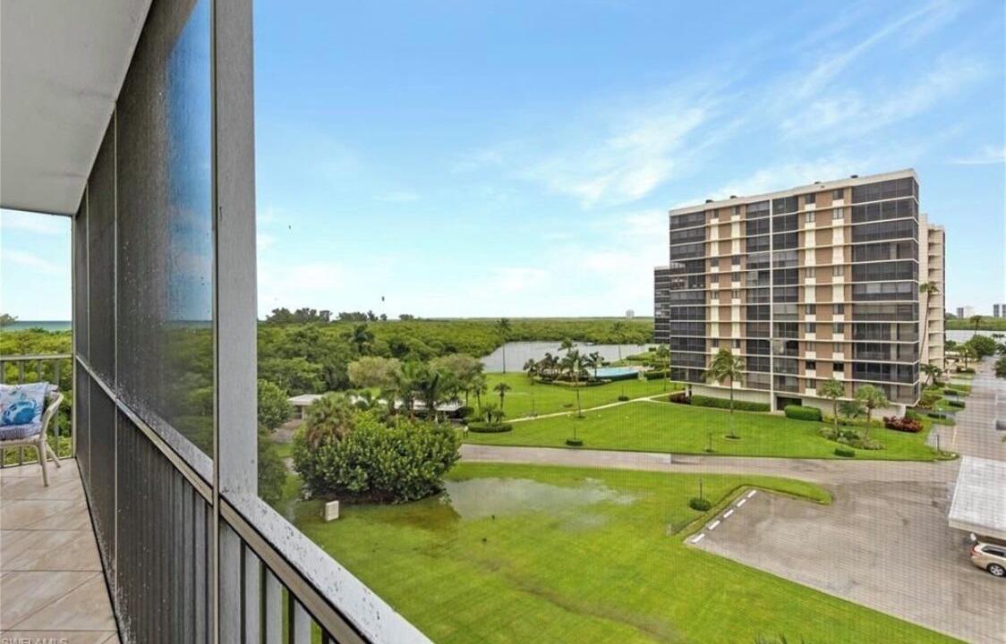 Photo of Outdoor in Vanderbilt Beach