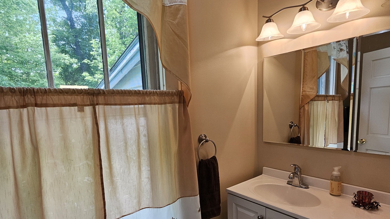 Photo of Bathroom in Town of Piercefield