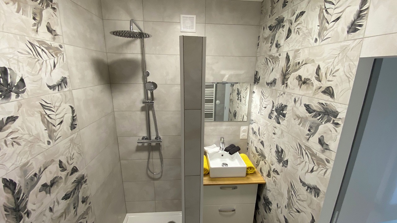 Photo of Bathroom in Douzy