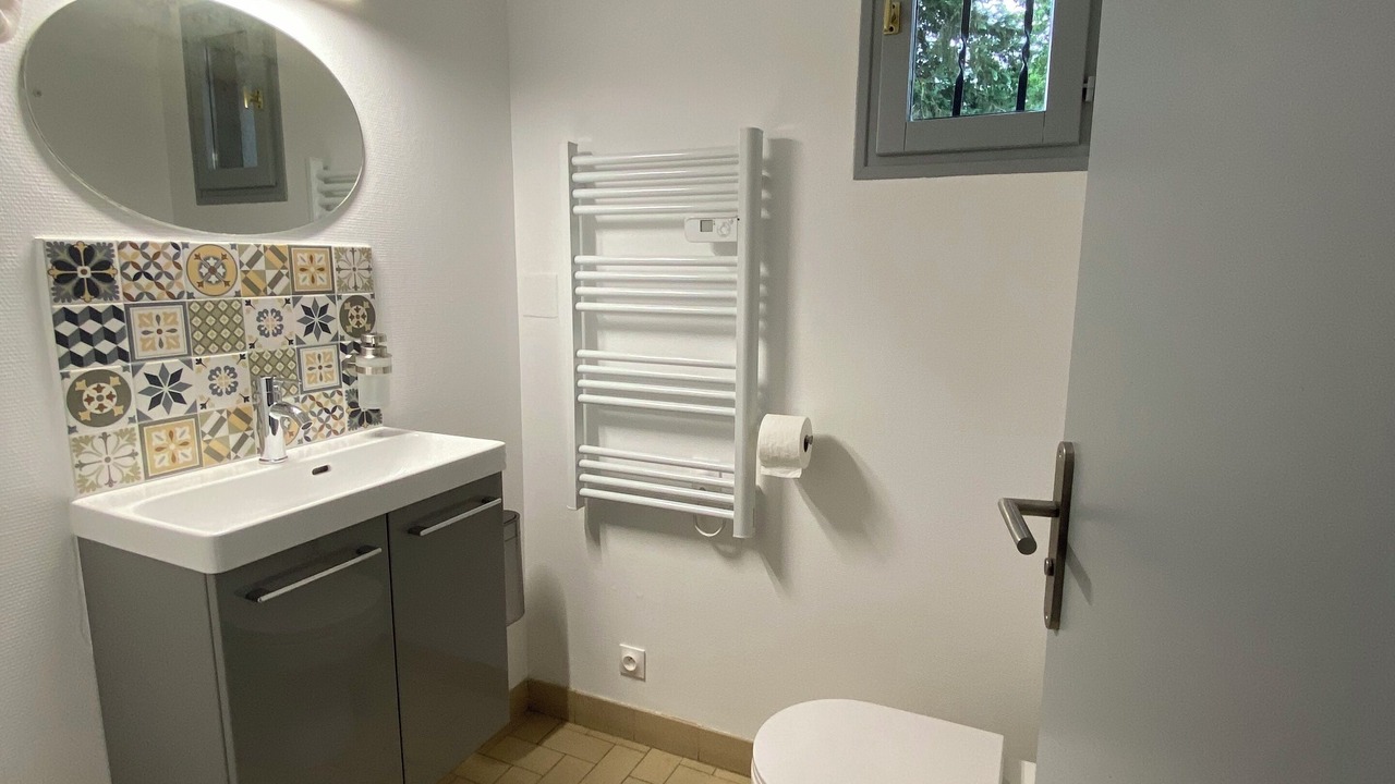 Photo of Bathroom in Douzy