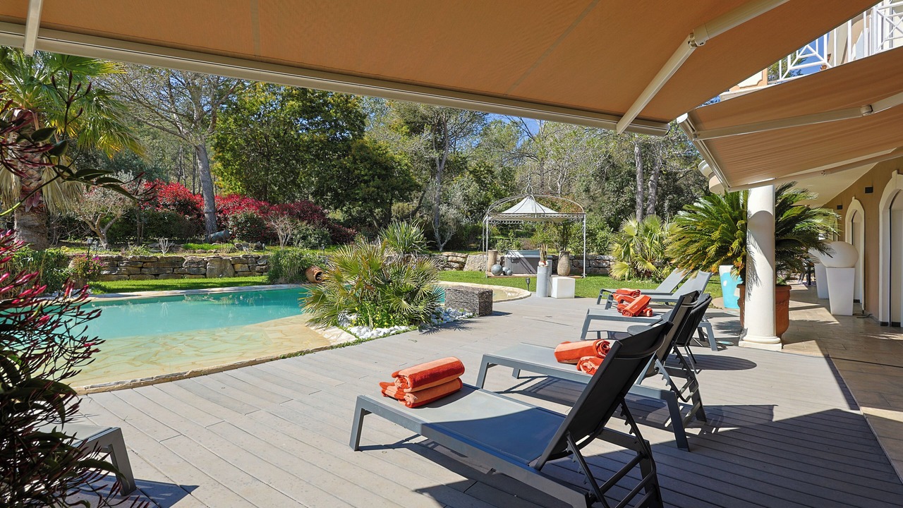 Photo of Patio Balcony in La Crau