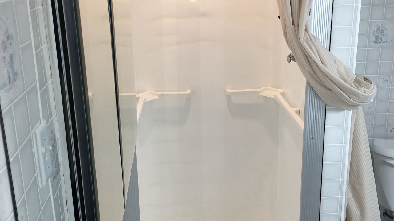 Photo of Bathroom in Oakmont