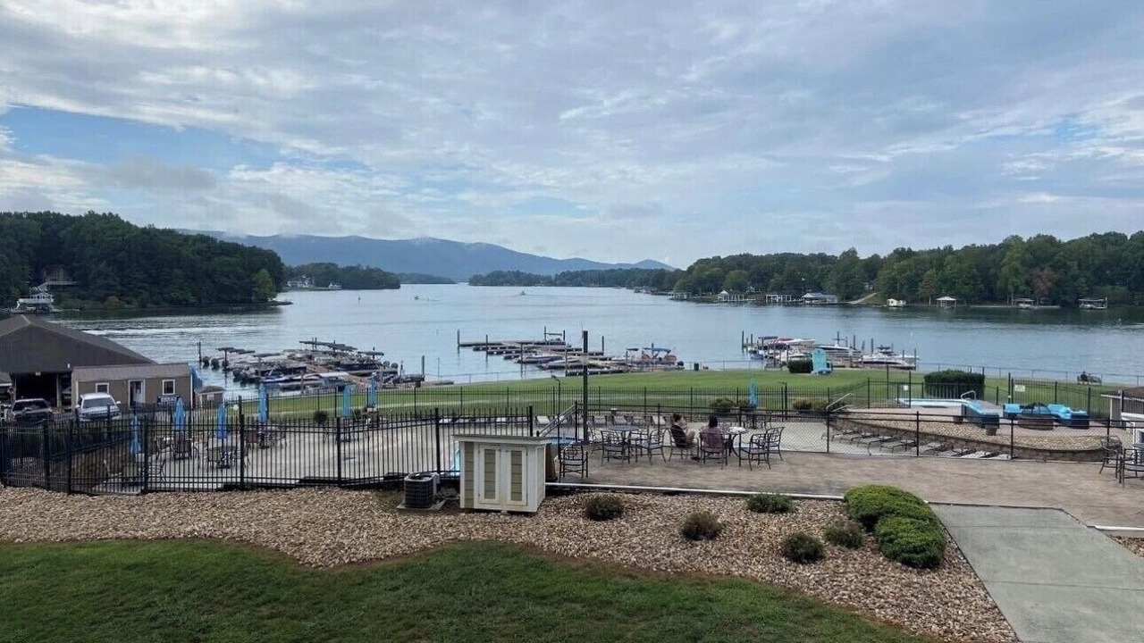 Photo of Outdoor in Huddleston