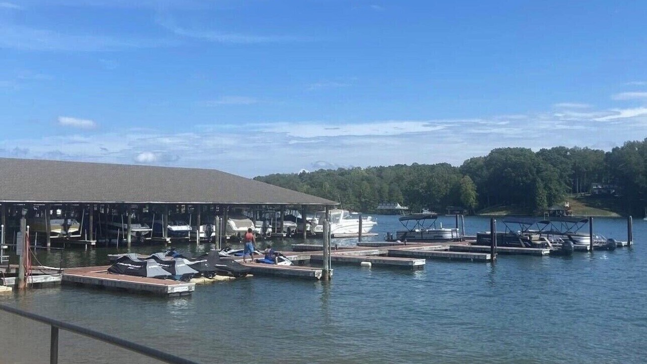 Photo of Others in Huddleston