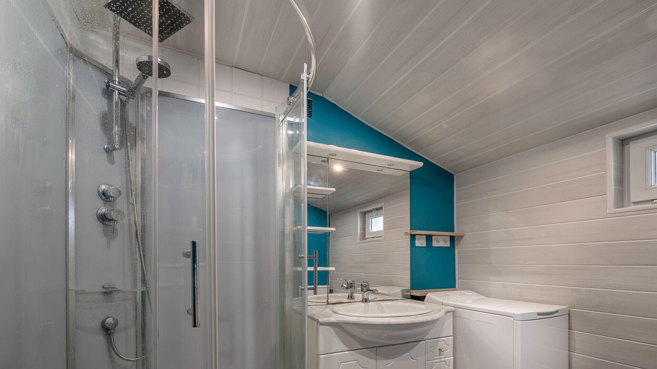 Photo of Bathroom in La Rogere