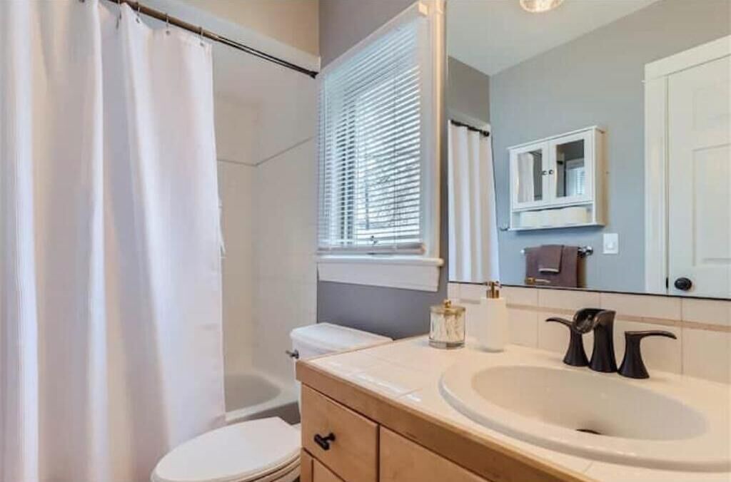 Photo of Bathroom in Lower Arapahoe