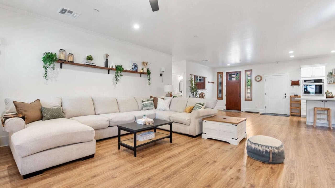 Photo of Livingroom in Country Club