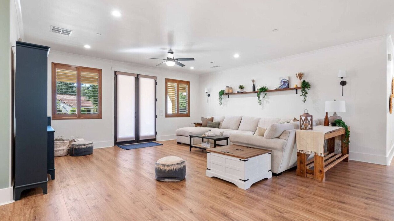 Photo of Livingroom in Country Club