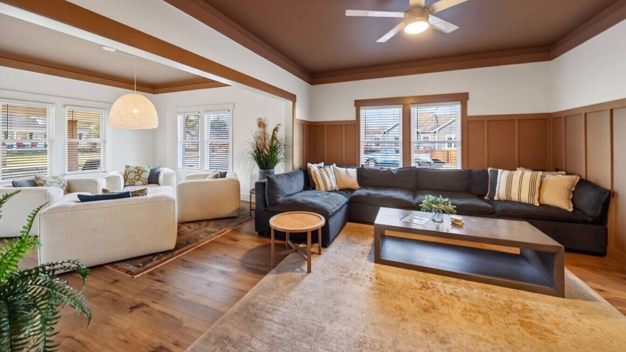 Photo of Livingroom in Broken Arrow