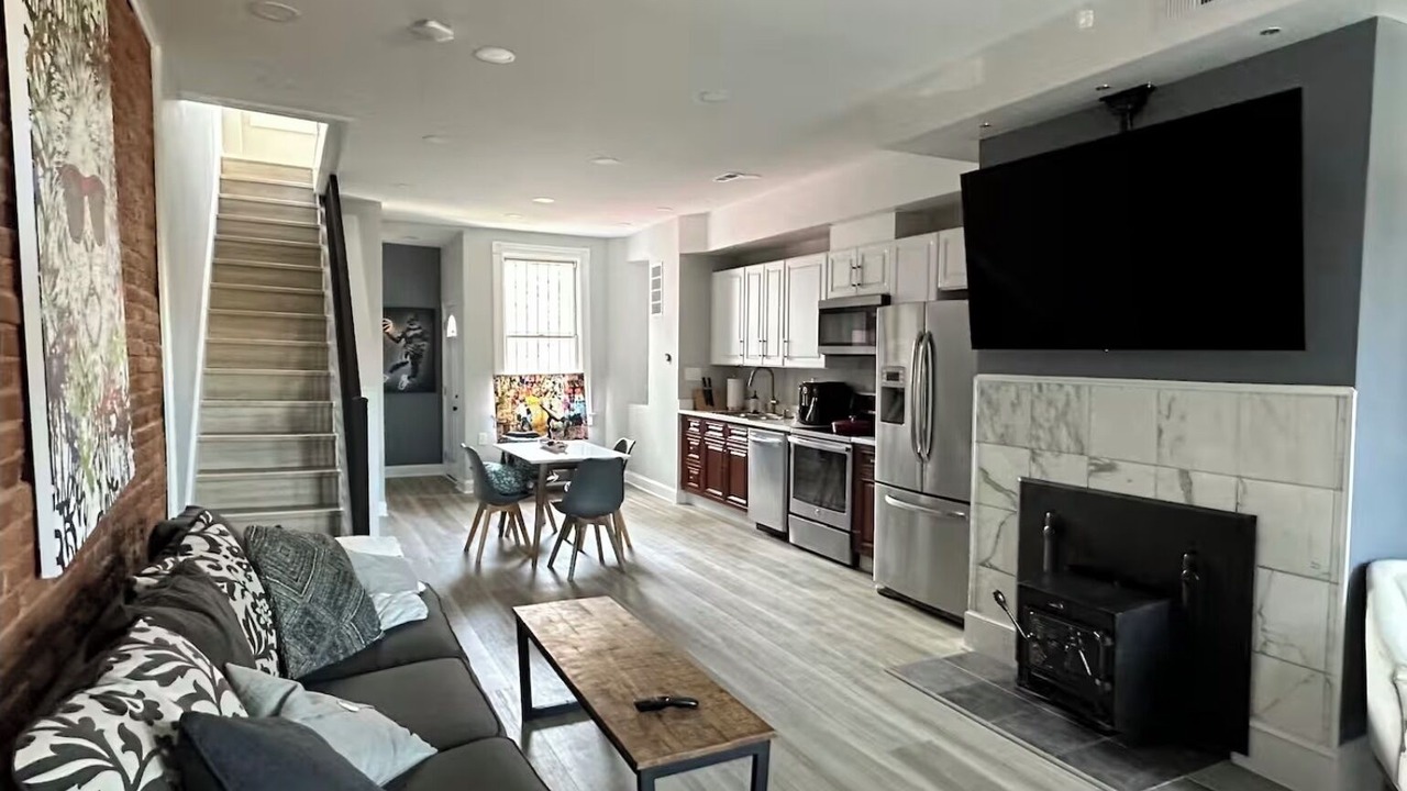 Photo of Livingroom in H Street Corridor