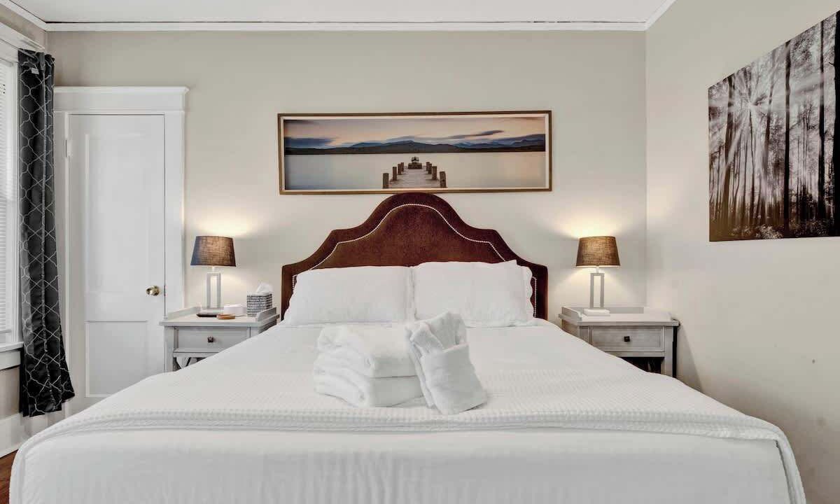 Photo of Bedroom in Midtown