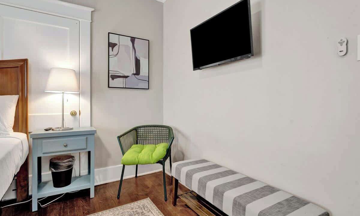 Photo of Bedroom in Midtown