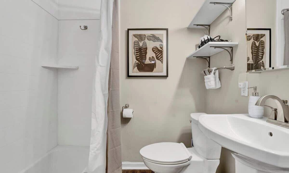 Photo of Bathroom in Midtown