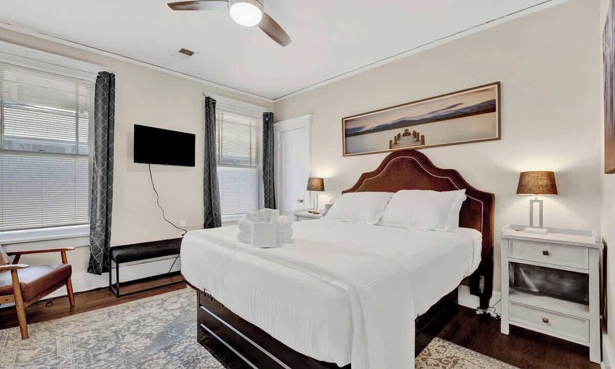 Photo of Bedroom in Midtown