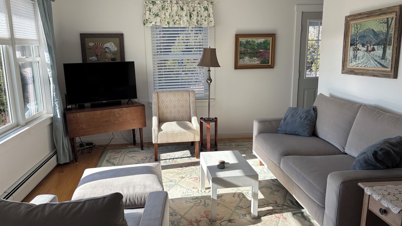 Photo of Livingroom in Cutler