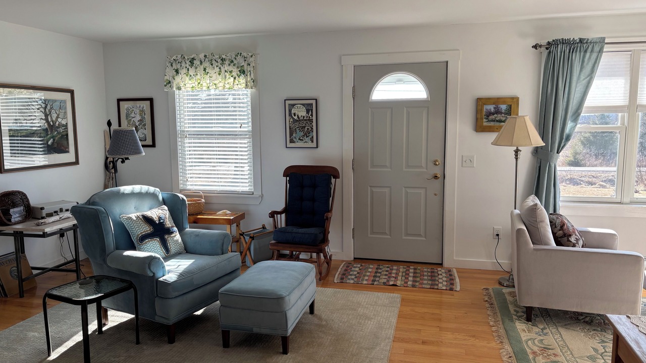Photo of Livingroom in Cutler