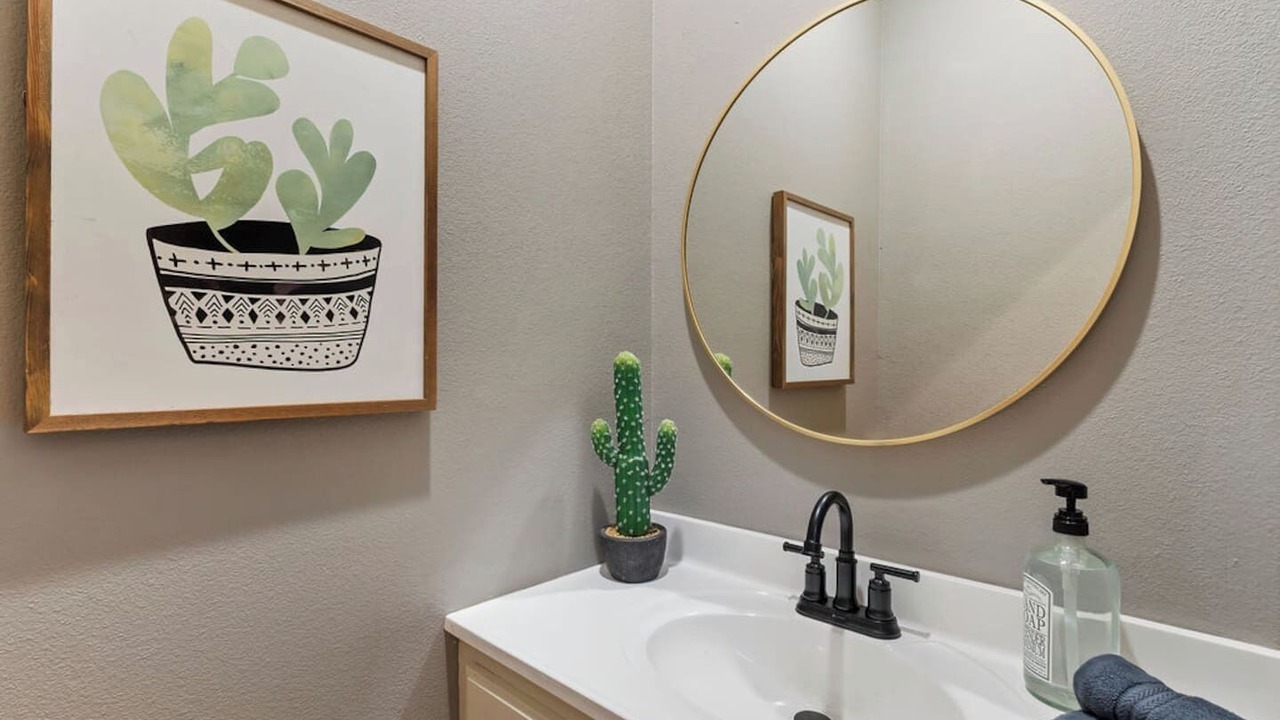 Photo of Bathroom in Jasper