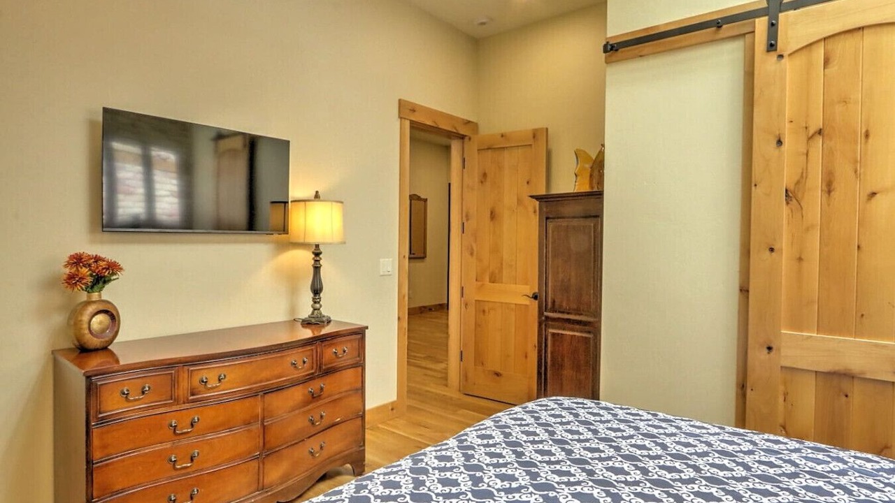 Photo of Bedroom in Glenwood Springs