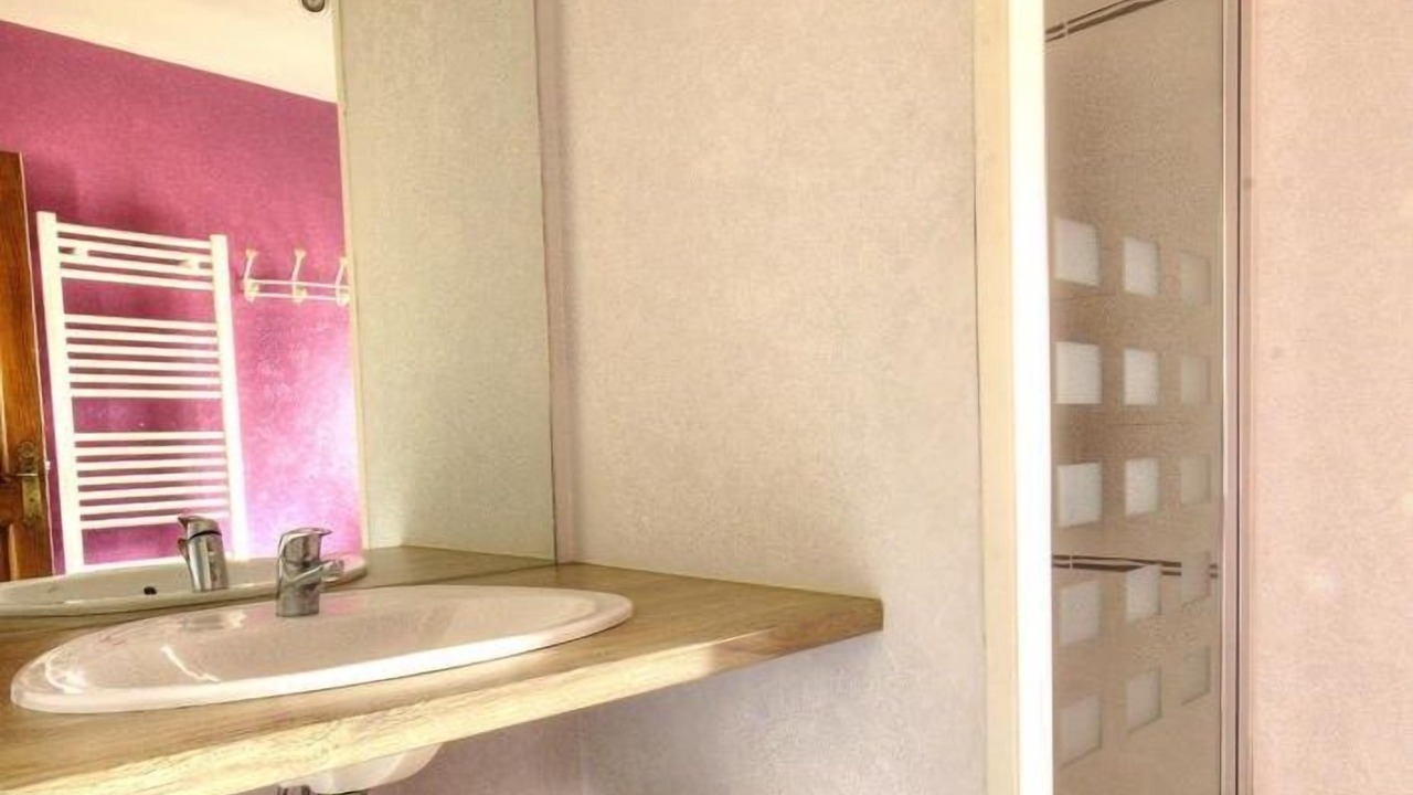 Photo of Bathroom in Fleurie