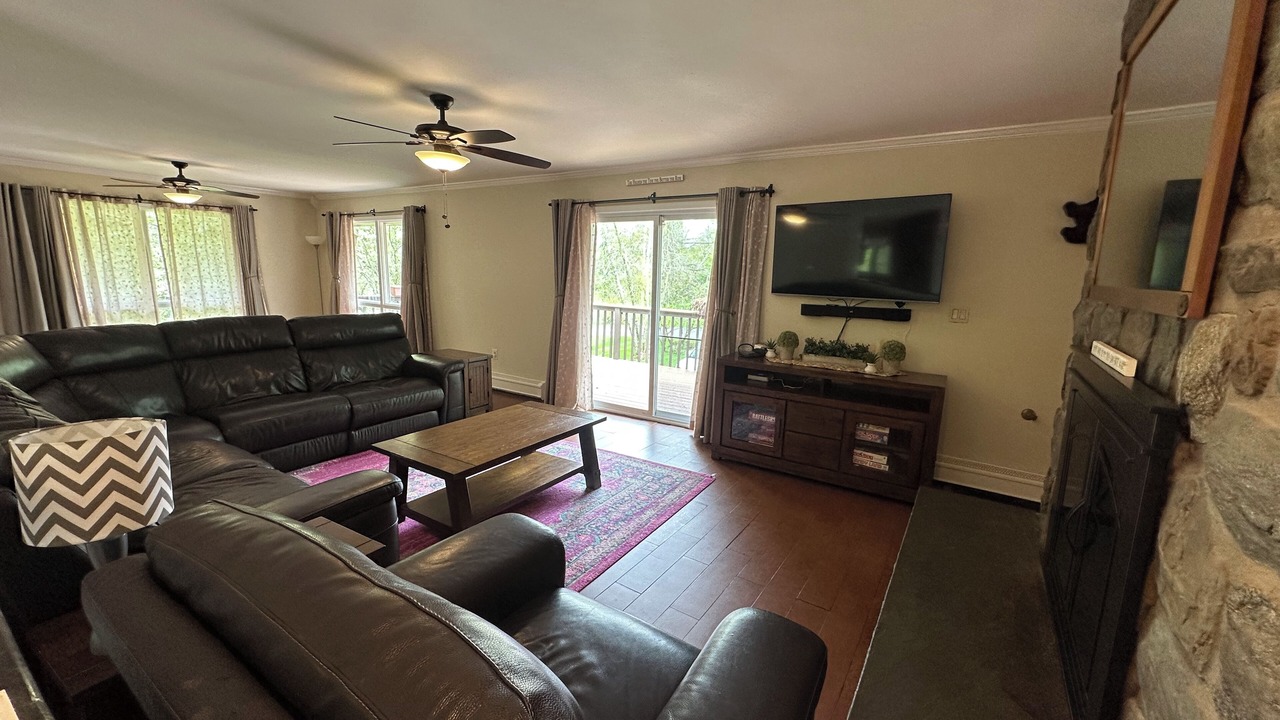 Photo of Livingroom in Swan Lake