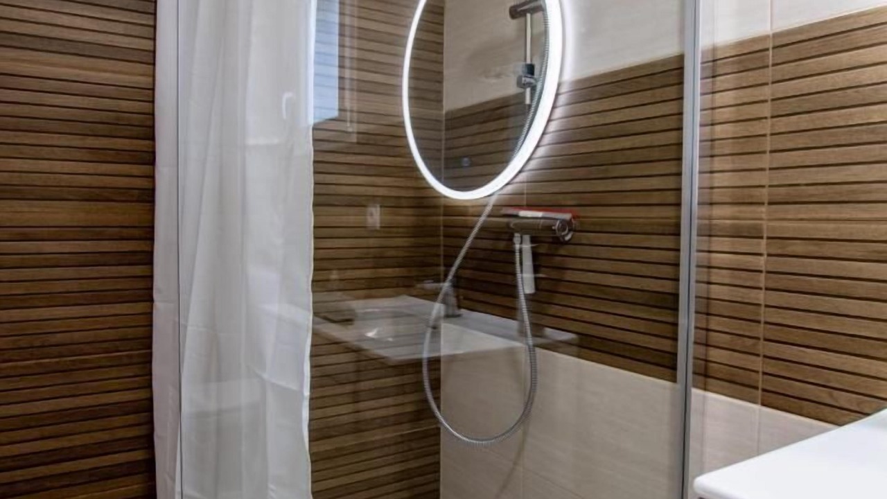 Photo of Bathroom in Saint-Pierre-de-Curtille