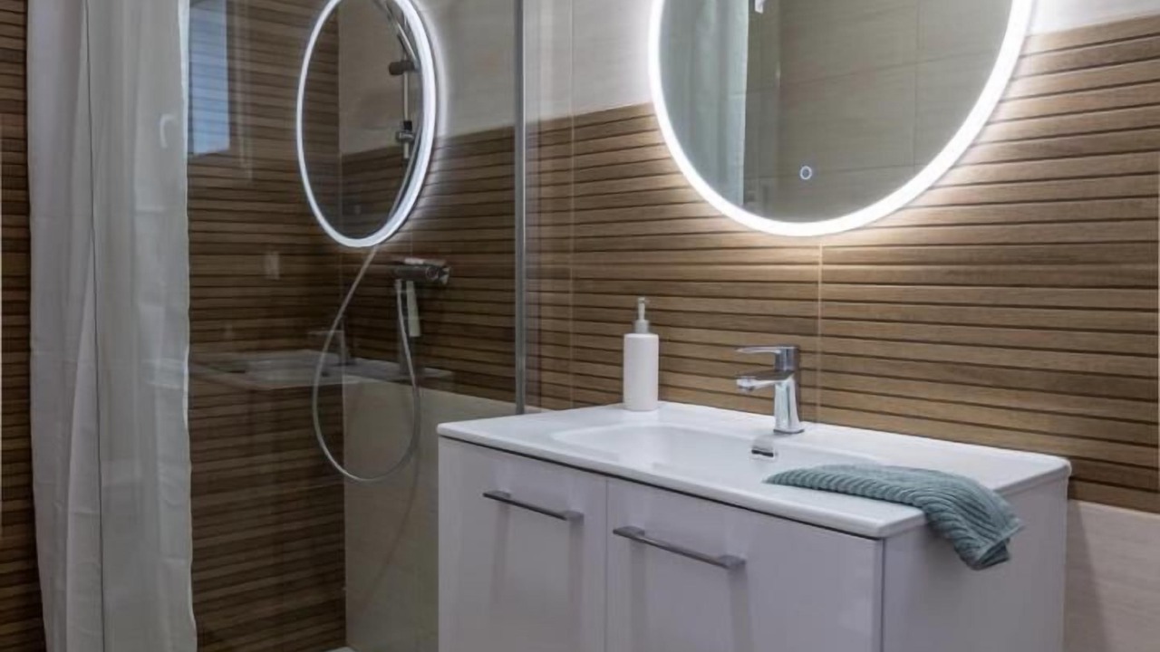 Photo of Bathroom in Saint-Pierre-de-Curtille