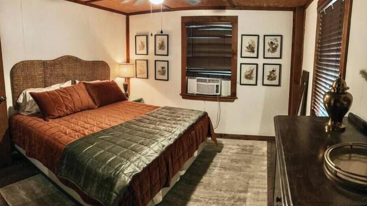 Photo of Bedroom in Saratoga