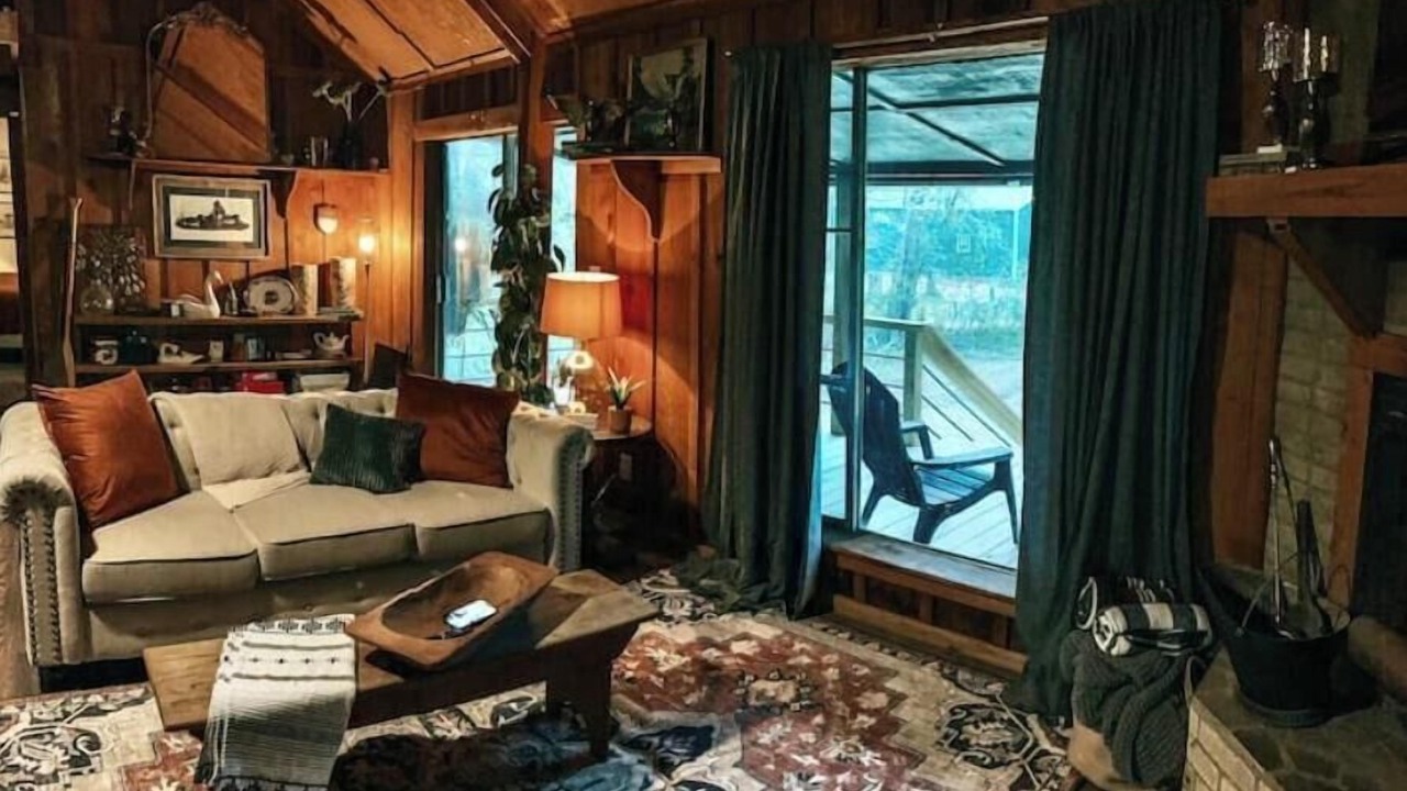 Photo of Livingroom in Saratoga