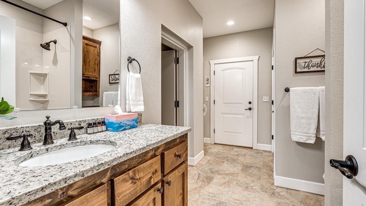 Photo of Bathroom in Eufaula