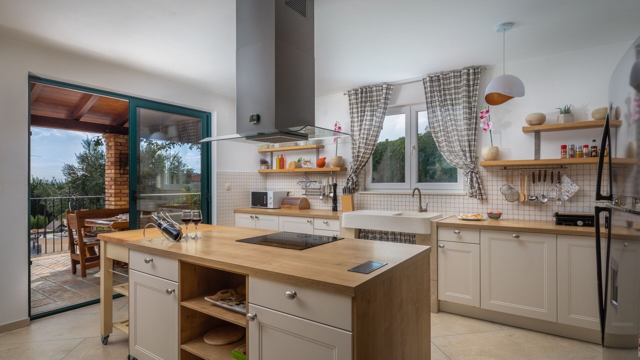 Photo of Kitchen in Zrnovnica