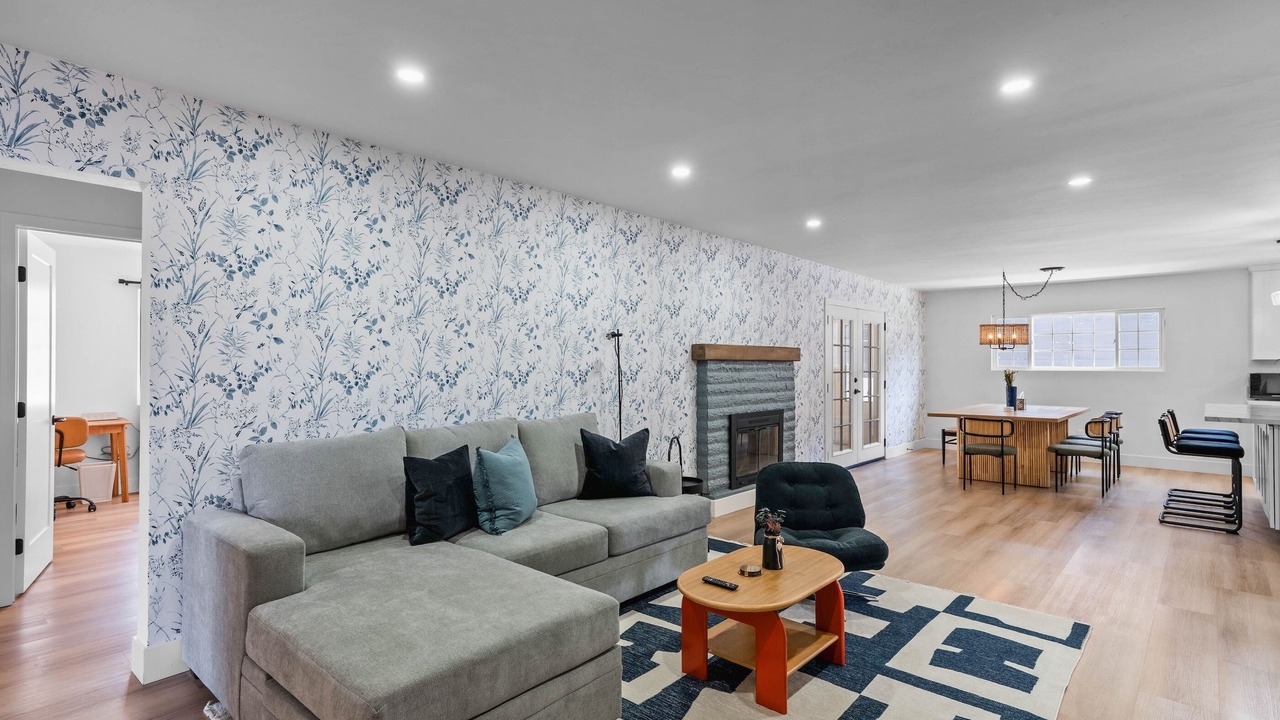 Photo of Livingroom in Oak Park