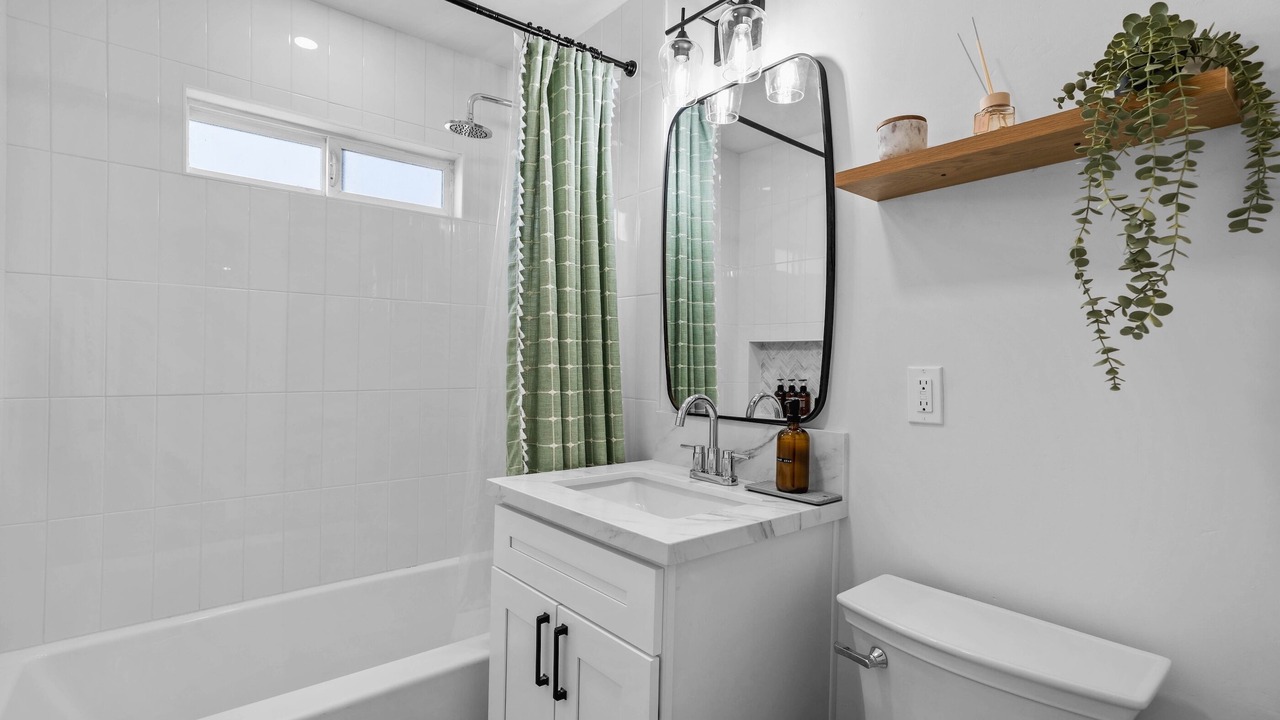 Photo of Bathroom in Oak Park