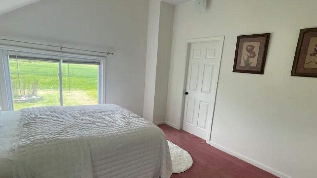 Photo of Bedroom in Ostrander