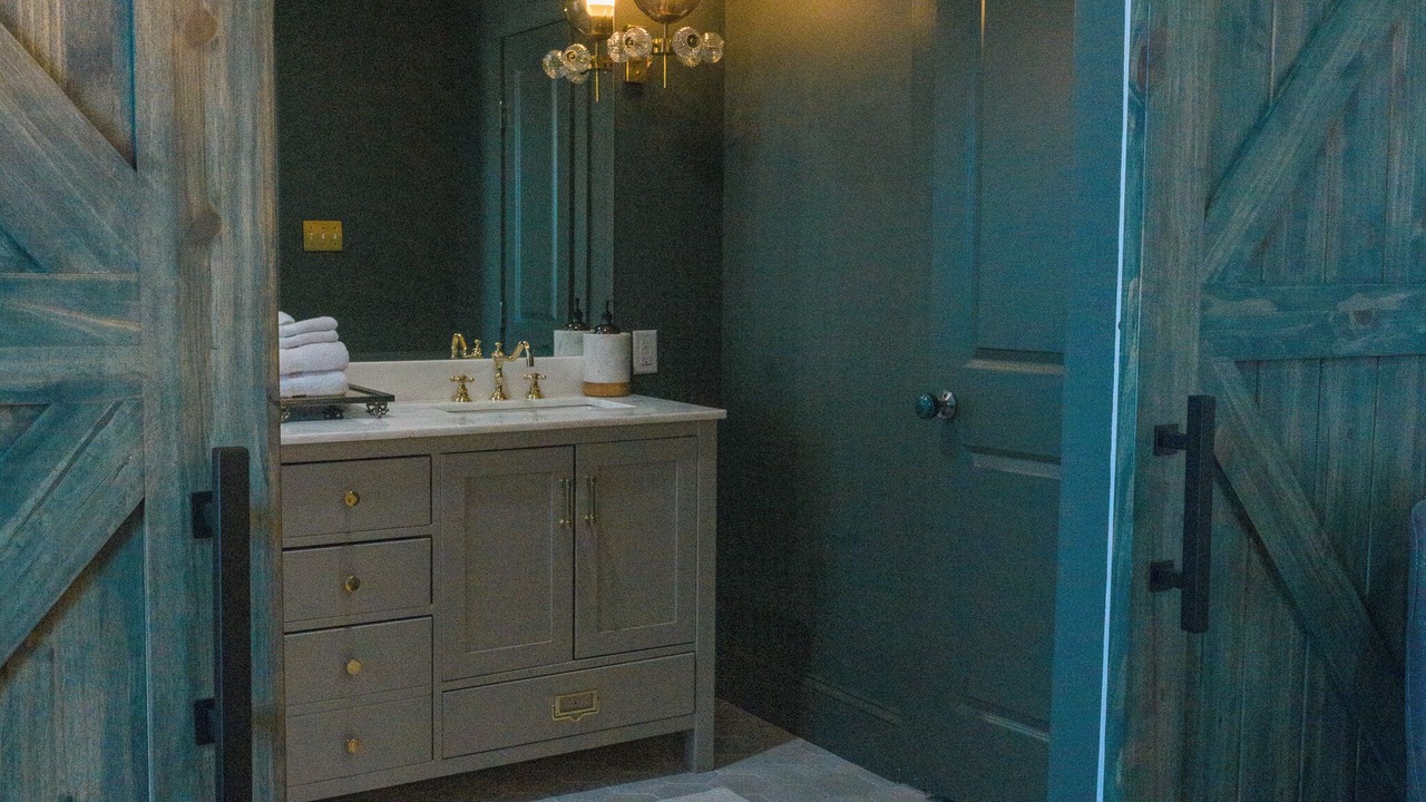 Photo of Bathroom in Round Top