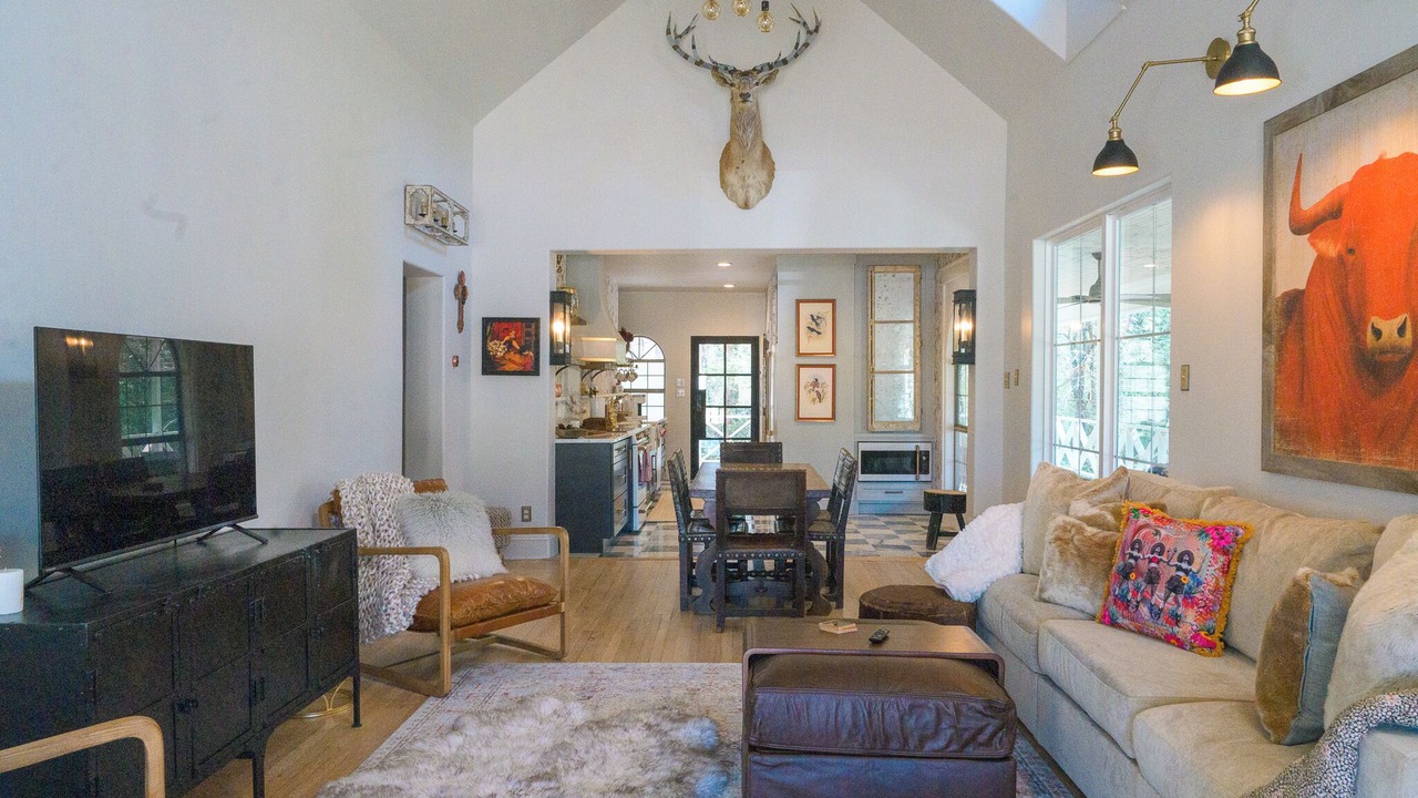 Photo of Livingroom in Round Top