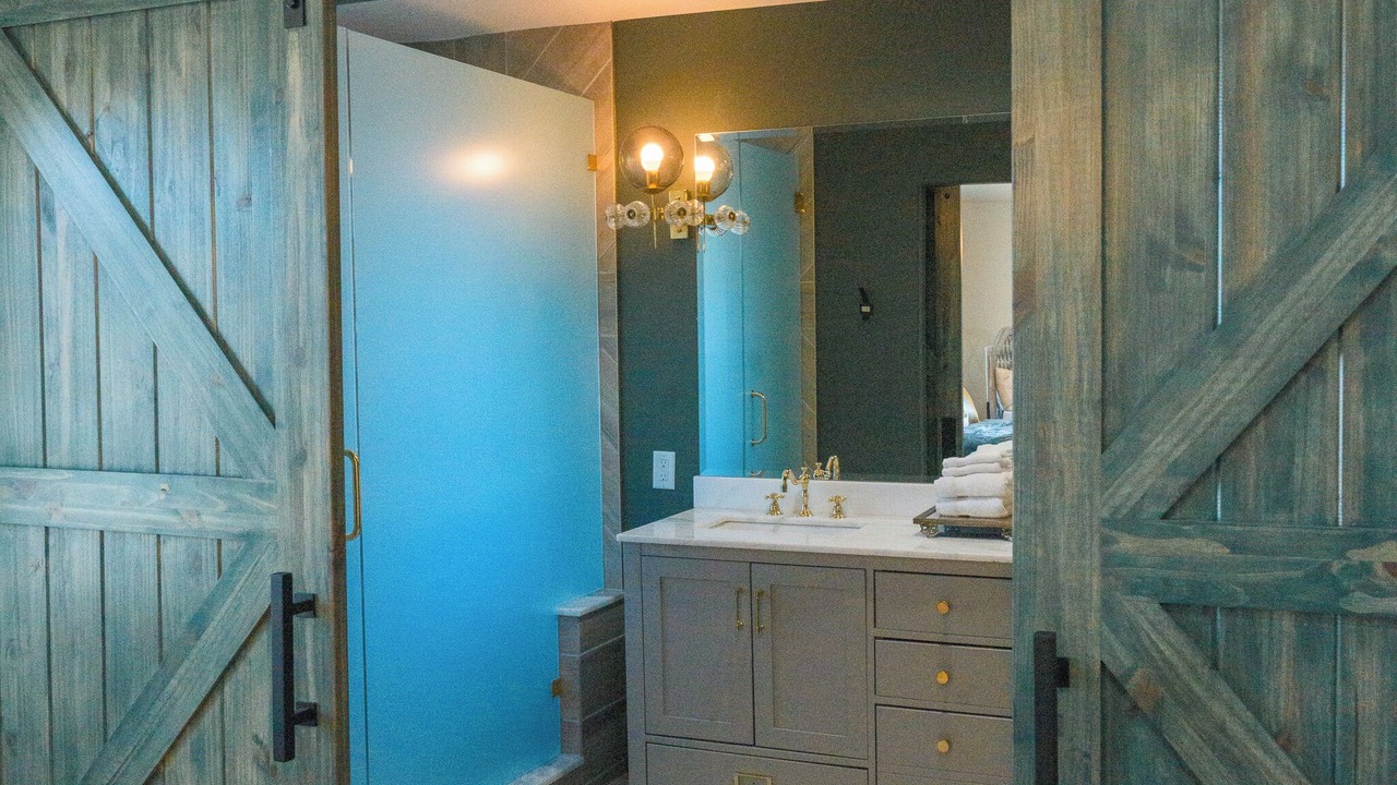 Photo of Bathroom in Round Top