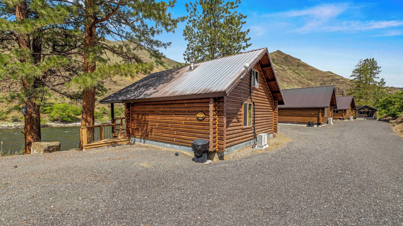 Photo of Outdoor in White Bird