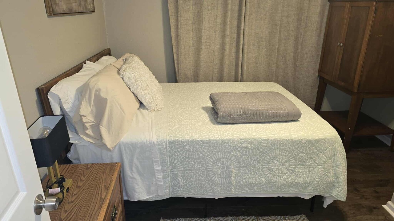 Photo of Bedroom in Orange