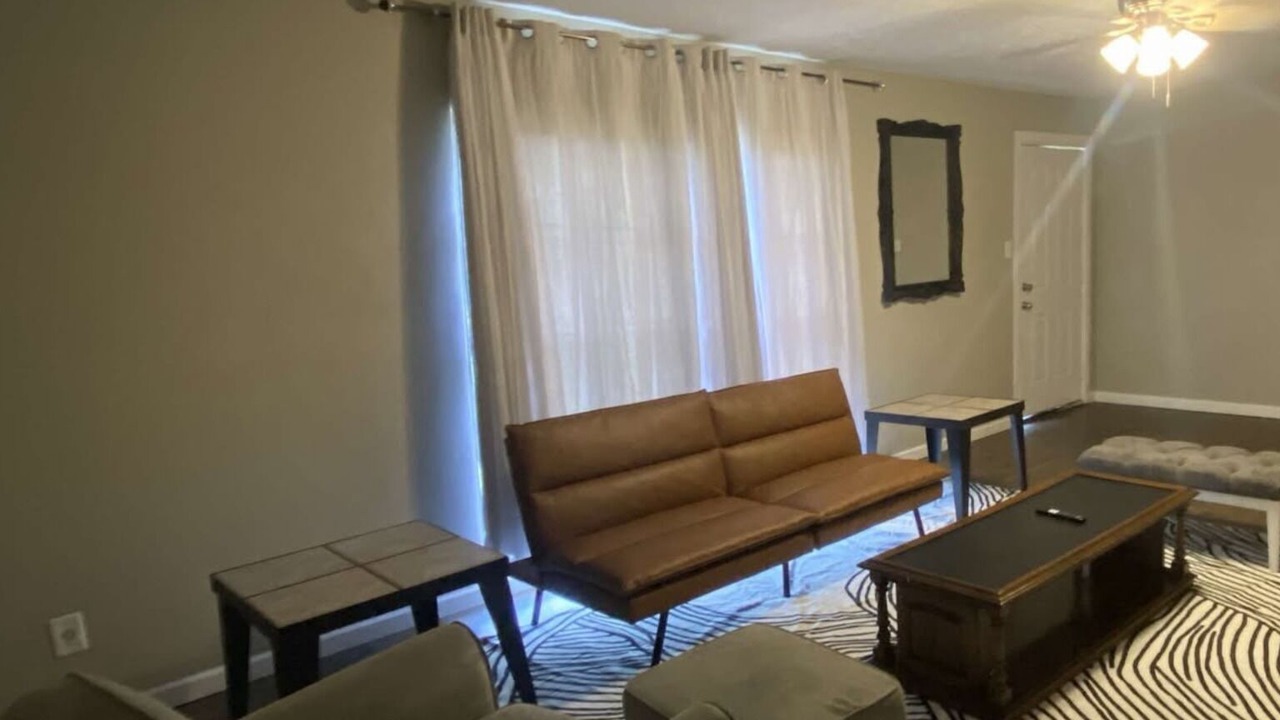 Photo of Livingroom in Orange