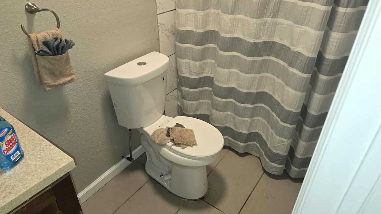 Photo of Bathroom in Orange